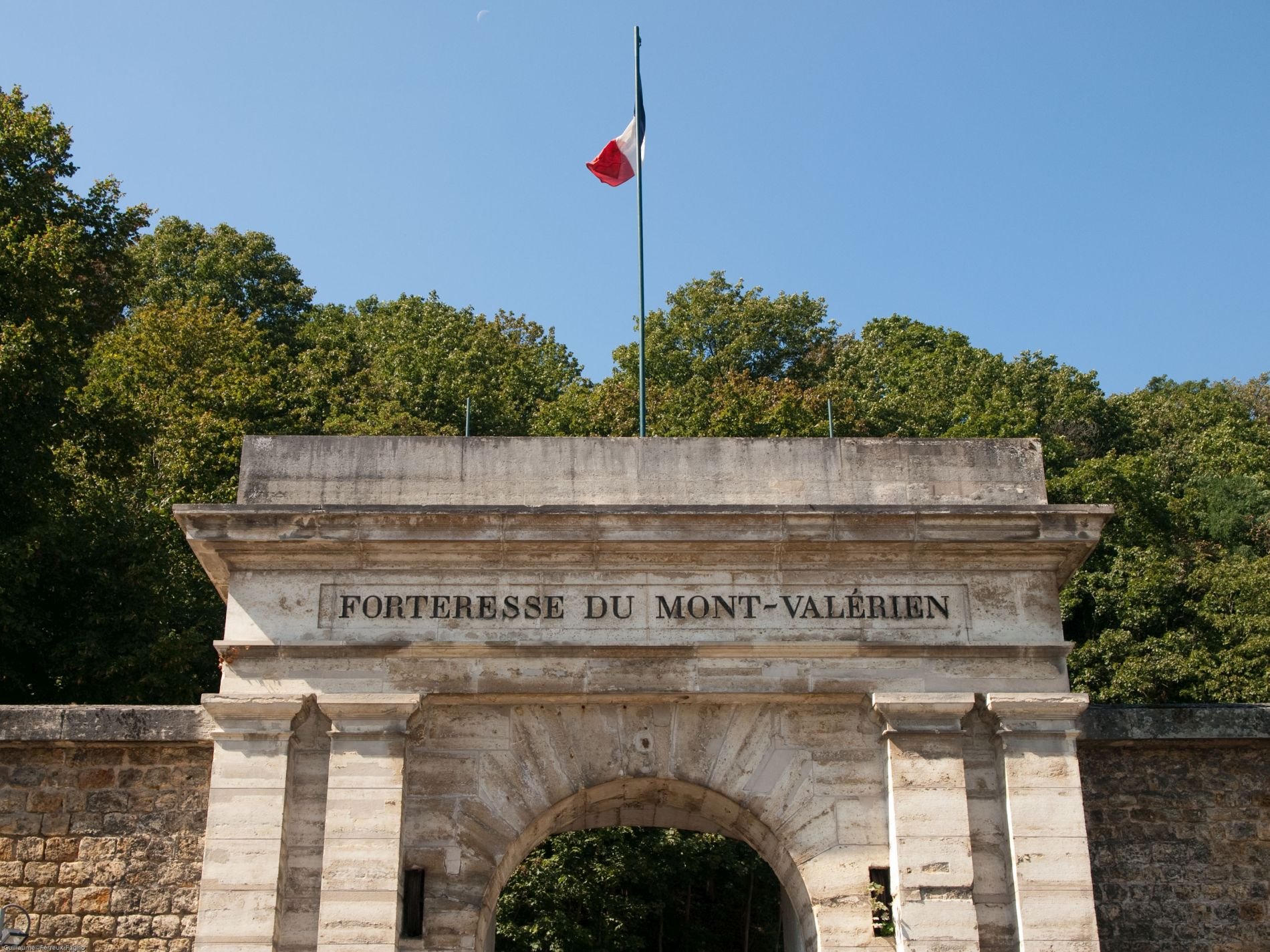 La Forteresse et le 8me Rgiment de Transmissions